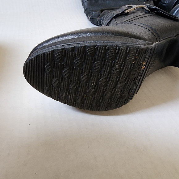 Topmoda Tall black boots with 5" heel - Picture 8 of 9